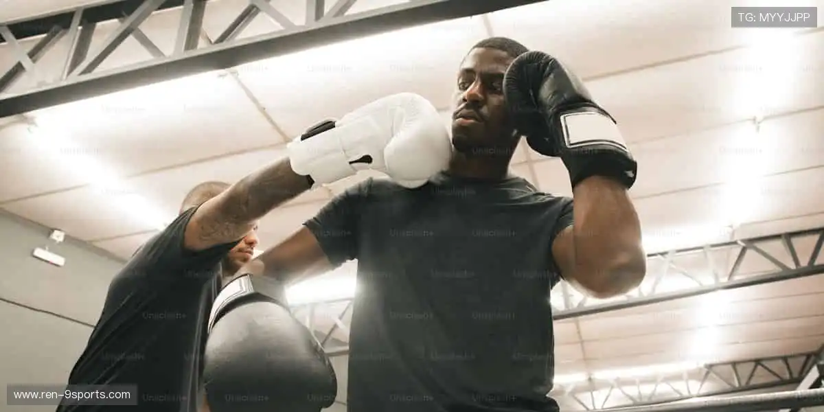 弹幕狂欢,边看边聊!💬 独家解说 + 实时数据,打造沉浸式观赛体验!